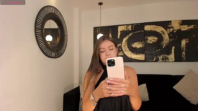 EllaClark online show from 13, 3, 2025