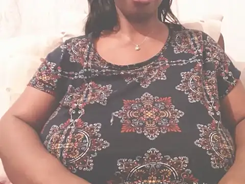 Snapshot of MissTits chatting on 21, 3, 2025 MissTits online show from 21, 3, 2025