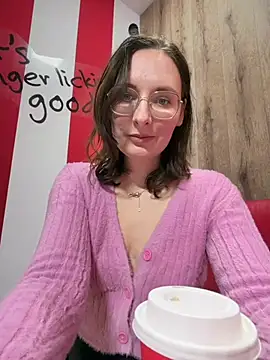 Snapshot of The_Snowwhitee chatting on 28, 4, 2026 The Snowwhitee online show from 28, 4, 2026