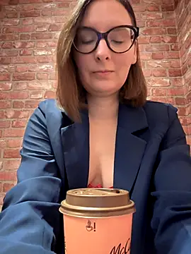 Snapshot of The_Snowwhitee chatting on 24, 10, 2025 The Snowwhitee online show from 24, 10, 2025