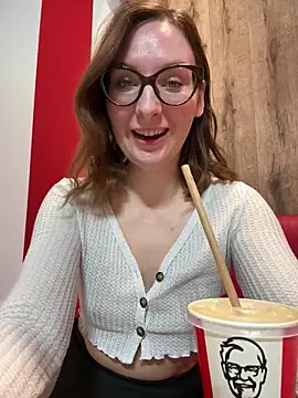 The Snowwhitee online show from 8, 2, 2026