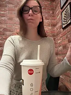 The Snowwhitee online show from 14, 12, 2025