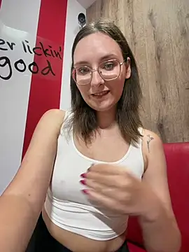 Snapshot of The_Snowwhitee chatting on 14, 6, 2026 The Snowwhitee online show from 14, 6, 2026
