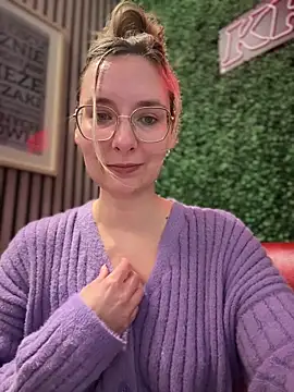 Snapshot of The_Snowwhitee chatting on 16, 3, 2025 The Snowwhitee online show from 16, 3, 2025