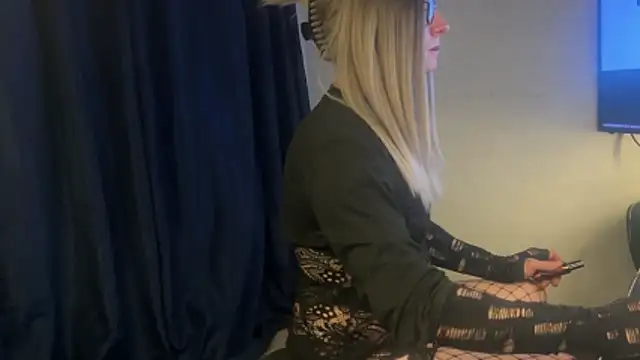 xdresserwithass online show from 9, 11, 2025