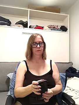 Snapshot of SweetandNaughty1 chatting on 16, 6, 2026 SweetandNaughty1 online show from 16, 6, 2026