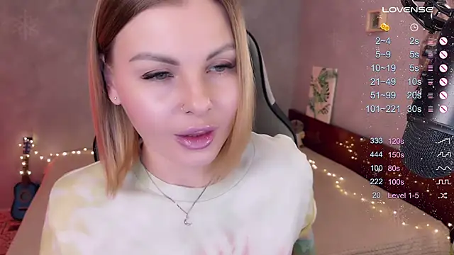 Your Sweet Lilu online show from 6, 3, 2025