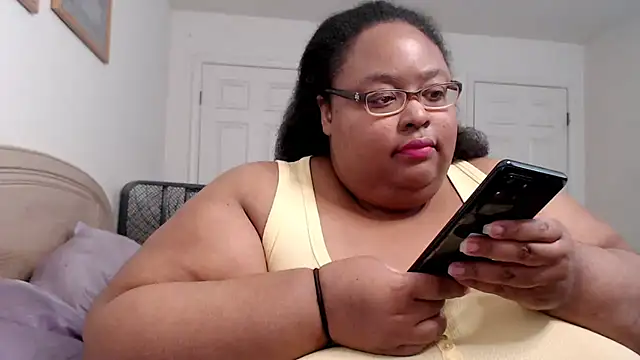 Loves Aura online show from 25, 10, 2025