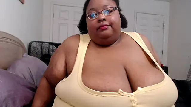 Loves Aura online show from 3, 10, 2025