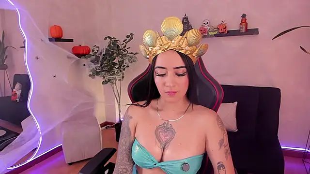 Snapshot of EmmyEvans1 chatting on 1, 10, 2025 EmmyEvans1 online show from 1, 10, 2025