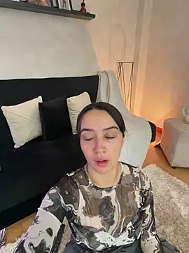 EmmyEvans1 online show from 2, 4, 2026