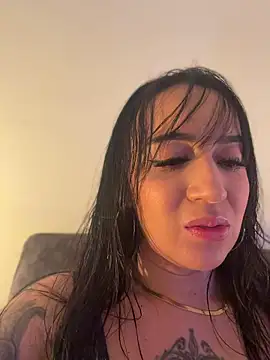 EmmyEvans1 online show from 15, 5, 2026