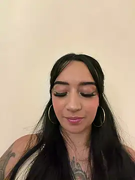 EmmyEvans1 online show from 8, 4, 2026