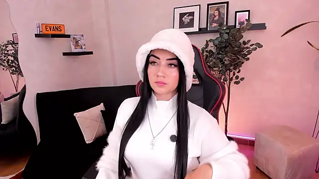 Snapshot of EmmyEvans1 chatting on 6, 11, 2025 EmmyEvans1 online show from 6, 11, 2025