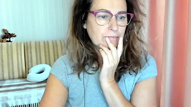 lauraoven online show from 19, 10, 2025