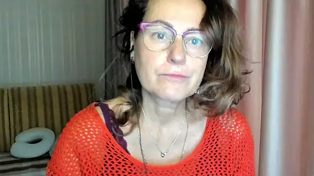 lauraoven online show from 15, 10, 2025