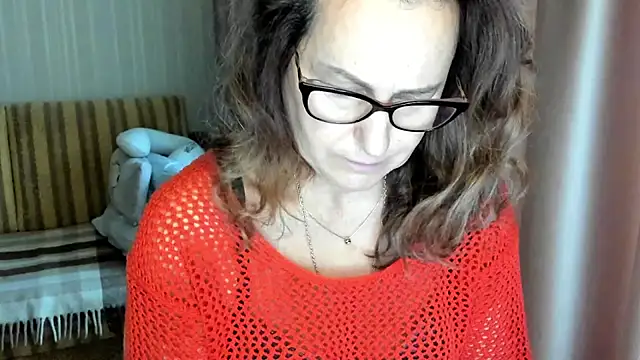 lauraoven online show from 8, 11, 2025