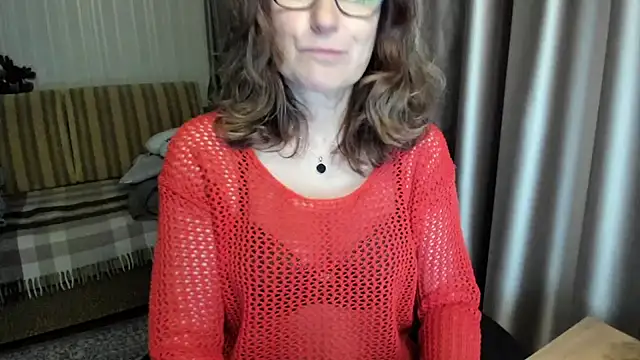 Snapshot of lauraoven chatting on 31, 5, 2026 lauraoven online show from 31, 5, 2026