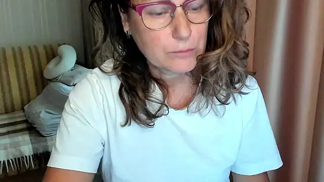 lauraoven online show from 10, 10, 2025