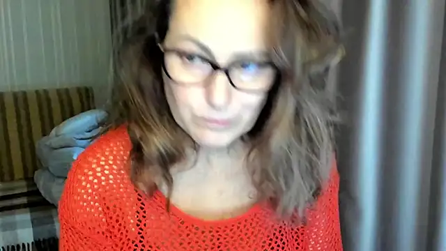 lauraoven online show from 5, 11, 2025