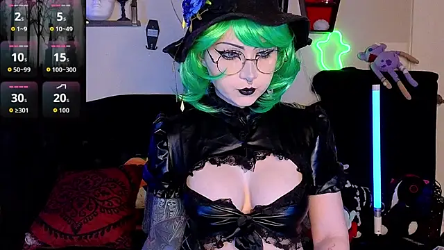 Snapshot of Ivey_and_James chatting on 10, 9, 2025 Ivey and James online show from 10, 9, 2025