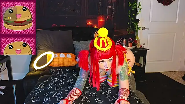 Snapshot of Ivey_and_James chatting on 29, 10, 2025 Ivey and James online show from 29, 10, 2025