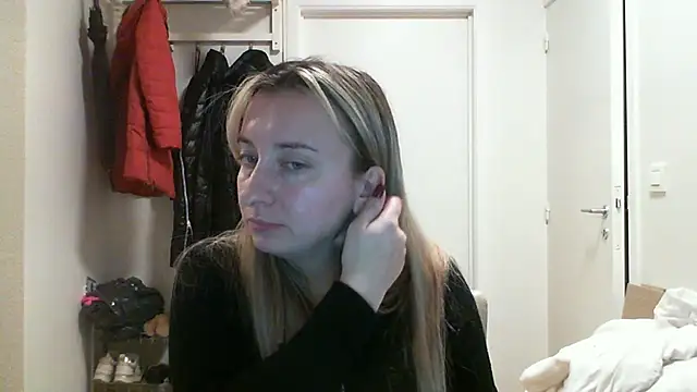 SusanCurt online show from 3, 12, 2025