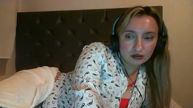 SusanCurt online show from 9, 11, 2025