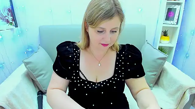 Erika Lov online show from 26, 4, 2026