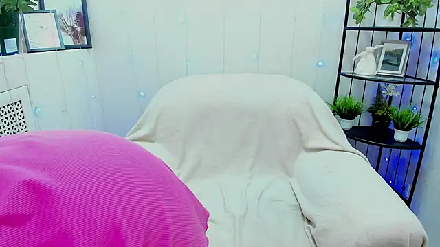 Erika Lov online show from 25, 10, 2025