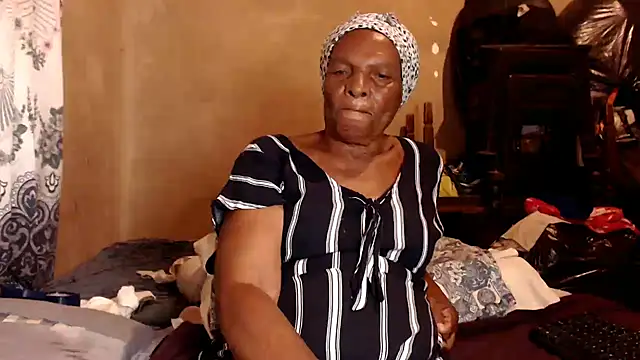 NaughtyGranny online show from 14, 11, 2025