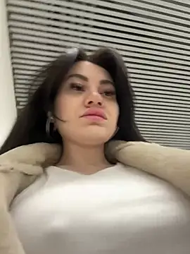 Wet  Bunny online show from 17, 3, 2025