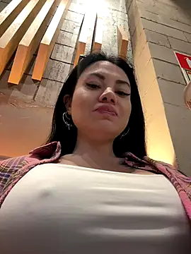 Wet  Bunny online show from 14, 9, 2025