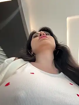Snapshot of Wet__Bunny chatting on 5, 5, 2026 Wet Bunny online show from 5, 5, 2026