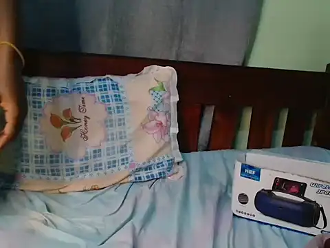 Snapshot of goddes_love chatting on 10, 9, 2025 goddes love online show from 10, 9, 2025