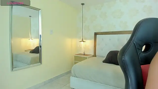 clarisKlein online show from 6, 4, 2026