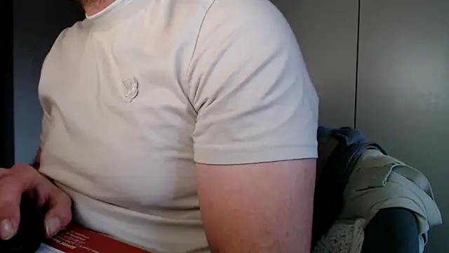Snapshot of mrbigballs chatting on 8, 5, 2026 mrbigballs online show from 8, 5, 2026