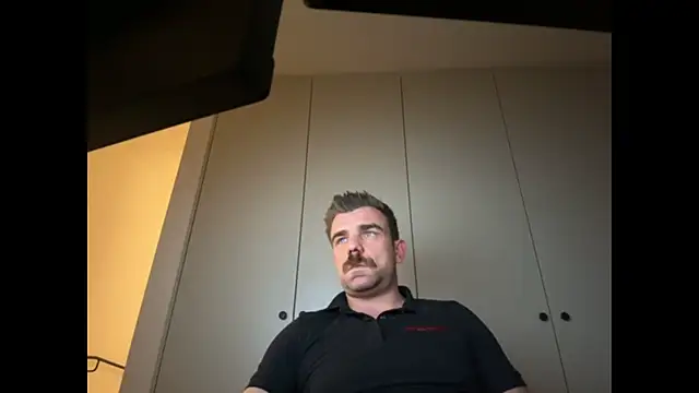 Snapshot of mrbigballs chatting on 17, 11, 2025 mrbigballs online show from 17, 11, 2025