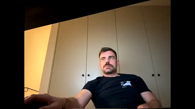 Snapshot of mrbigballs chatting on 29, 10, 2025 mrbigballs online show from 29, 10, 2025