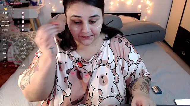 naughtykiss online show from 8, 10, 2025