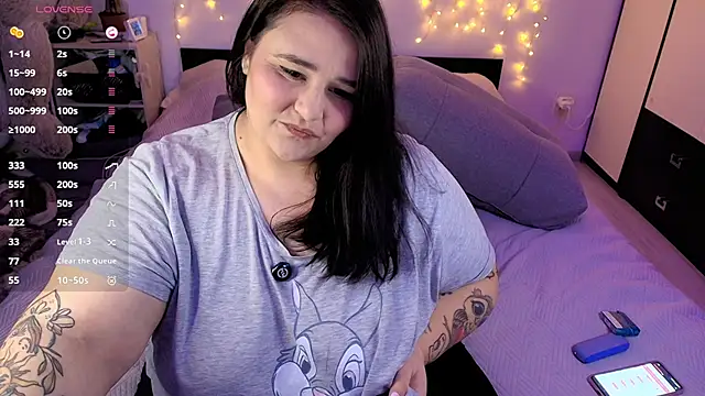 naughtykiss online show from 18, 4, 2026