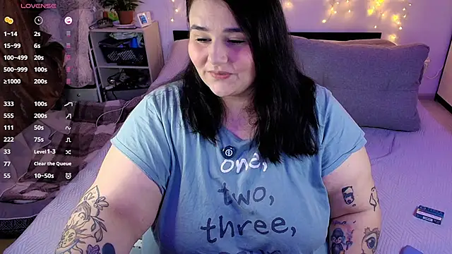 naughtykiss online show from 2, 4, 2026