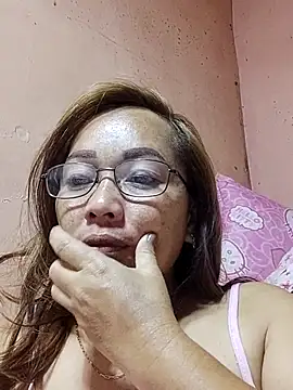 Snapshot of asianwet4u chatting on 4, 10, 2025 asianwet4u online show from 4, 10, 2025