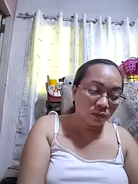 Snapshot of asianwet4u chatting on 24, 10, 2025 asianwet4u online show from 24, 10, 2025