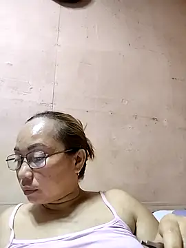 Snapshot of asianwet4u chatting on 1, 11, 2025 asianwet4u online show from 1, 11, 2025