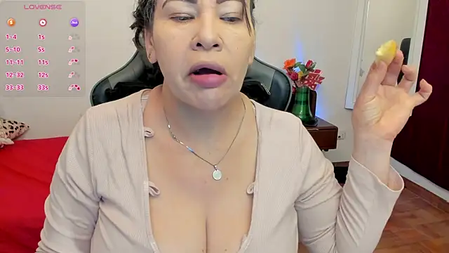 esmeralda milf online show from 8, 11, 2025