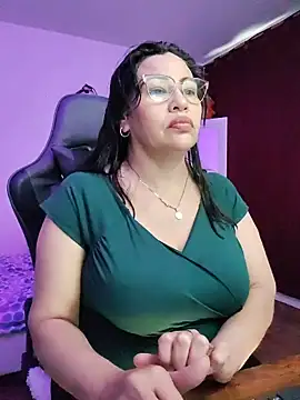 esmeralda milf online show from 25, 7, 2026