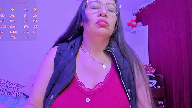 esmeralda milf online show from 22, 9, 2025