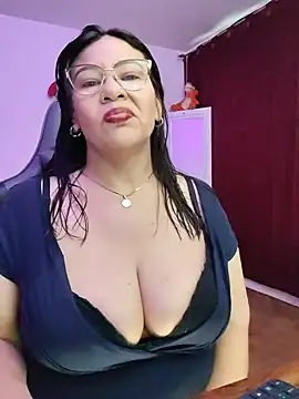 esmeralda milf online show from 20, 6, 2026