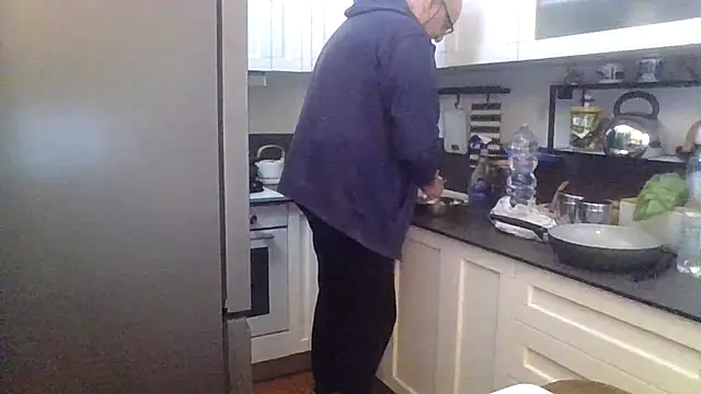 ANONIMO7735 online show from 24, 10, 2025